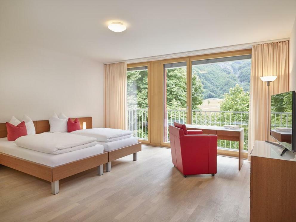 Hotel Toedi Linthal Bagian luar foto