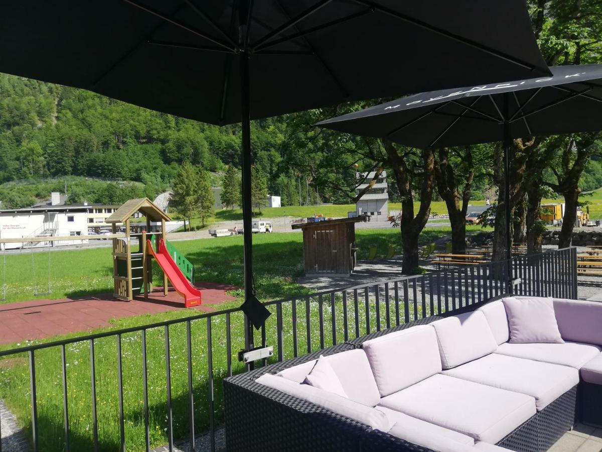 Hotel Toedi Linthal Bagian luar foto